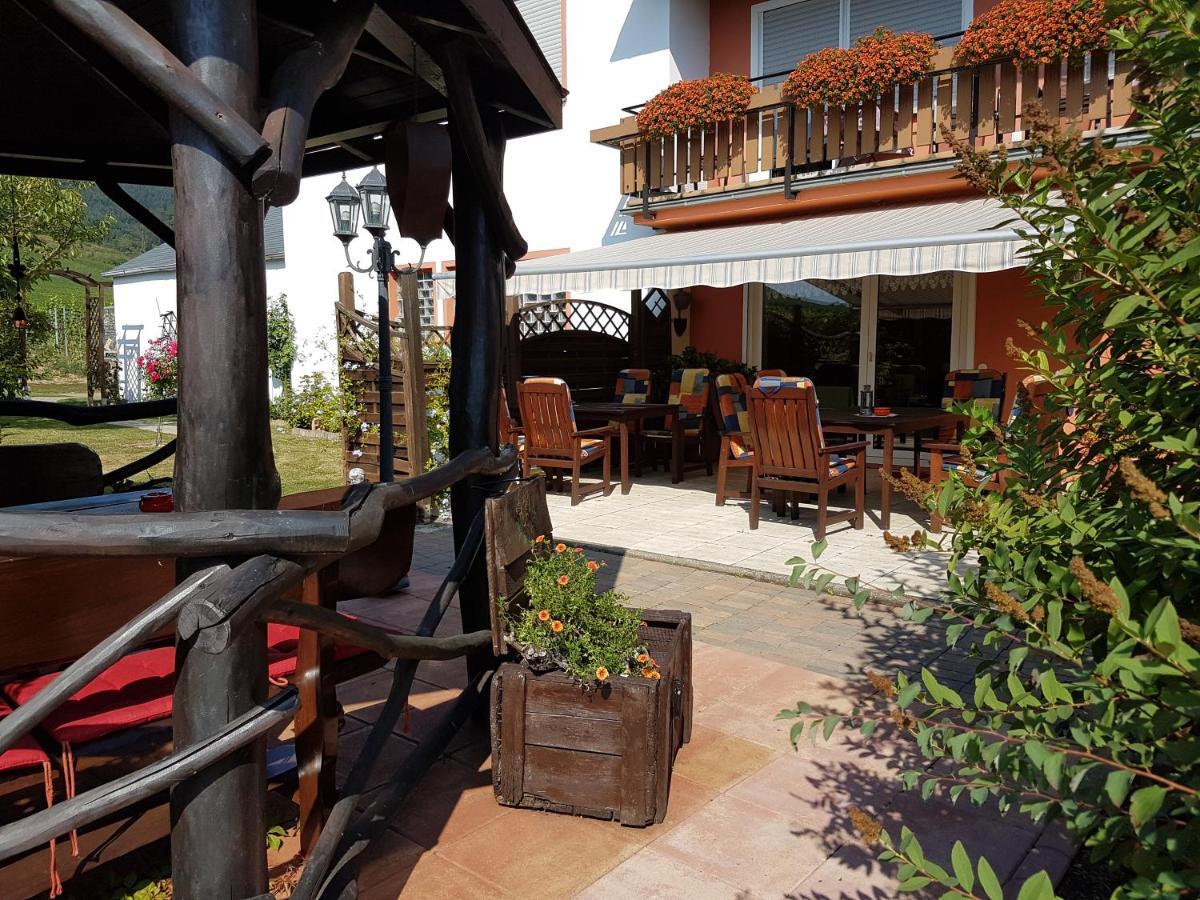 Ferienweinhaus Roemer-Knodt เคิร์ฟ ภายนอก รูปภาพ